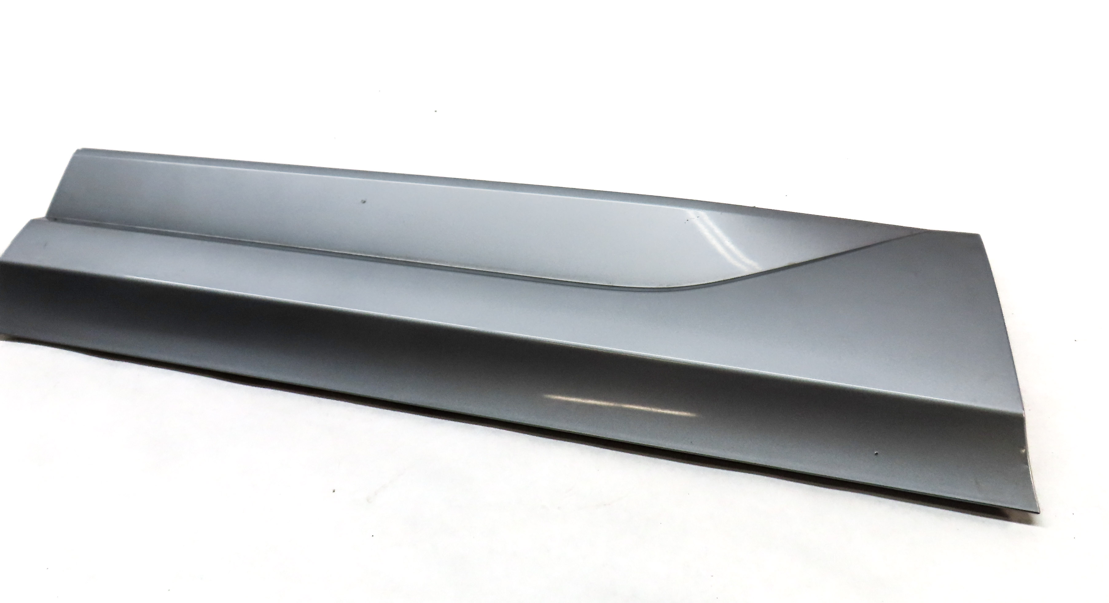 16-18 AUDI Q3 8U REAR RIGHT PASSENGER LOWER DOOR TRIM MOULDING (SILVER) — exact item pictured